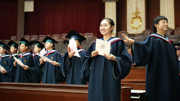 中山国际学校哪个好点